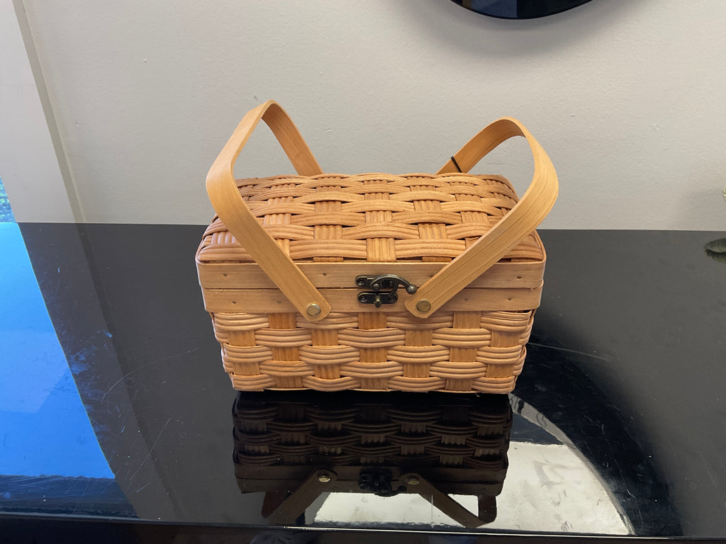 Small Woodchip Picnic Basket